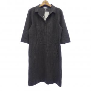 ロッソトレンタチンクエ ROSSO35 ワンピース