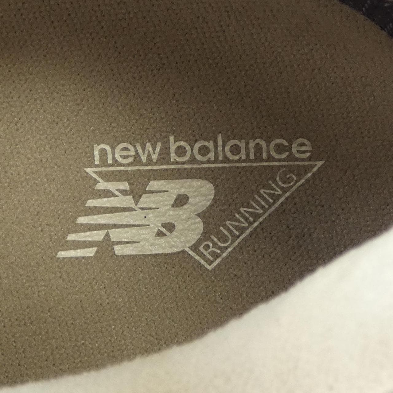 ニューバランス NEW BALANCE M2002RXV スニーカー