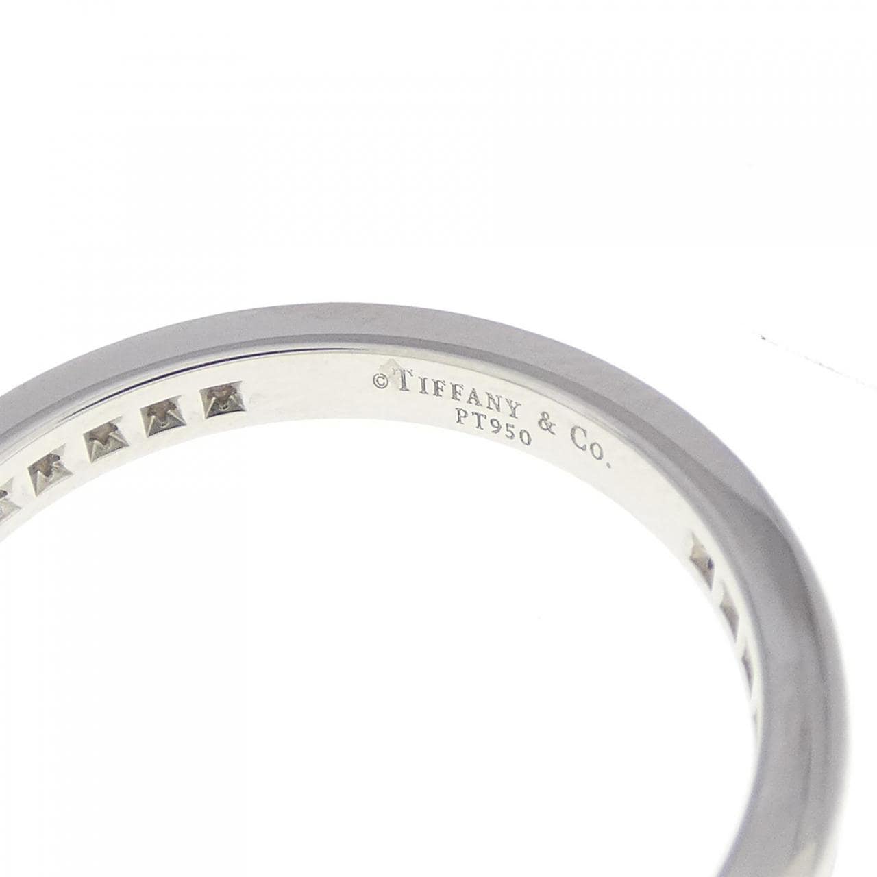 full circle channel setting ring
