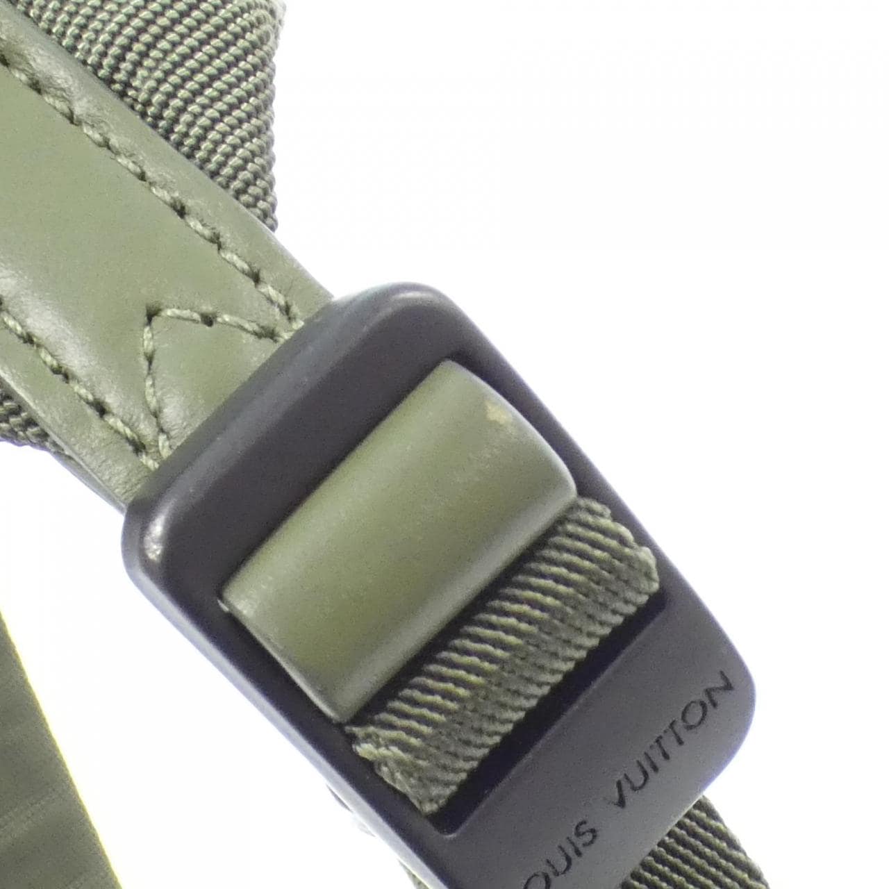 LOUIS VUITTON Damoflage 运动背包 M24445双肩包