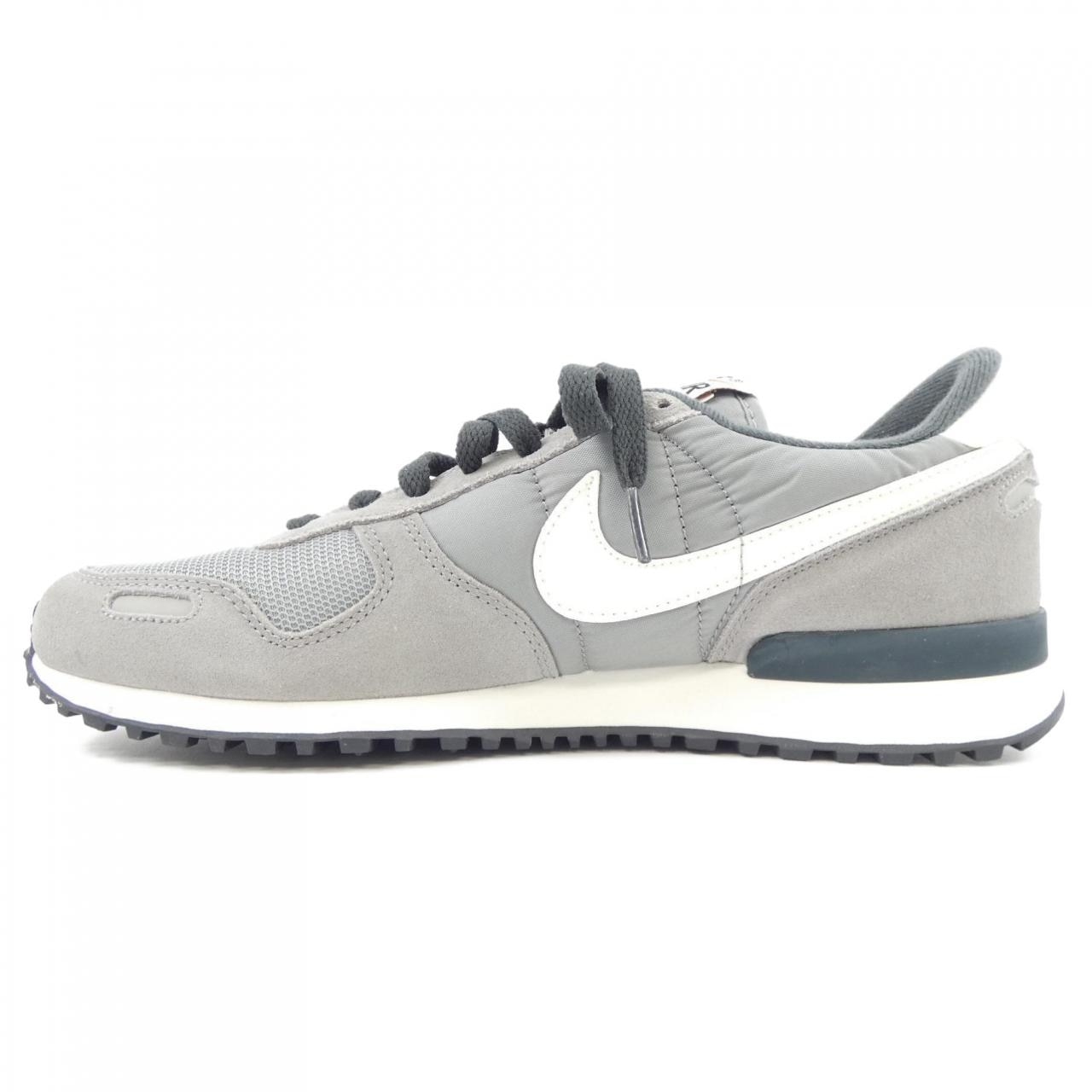 ナイキ NIKE スニーカー