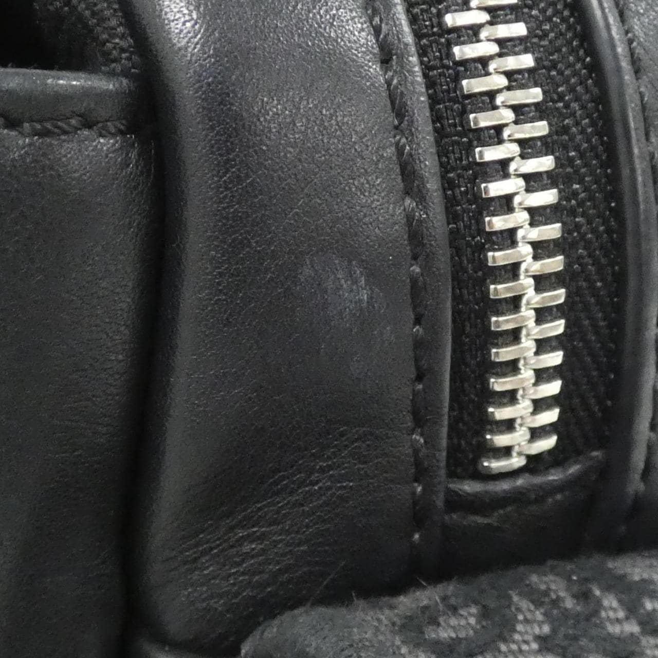 ロエベ ミリタリー メッセンジャー バッグ XS B553A72X21 ショルダーバッグ