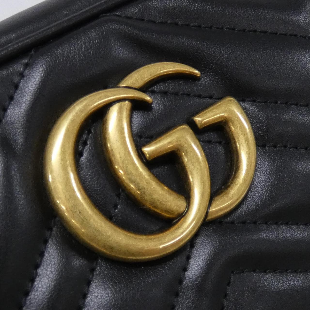 【新品】グッチ GG MARMONT 447632 DTD1T ショルダーバッグ