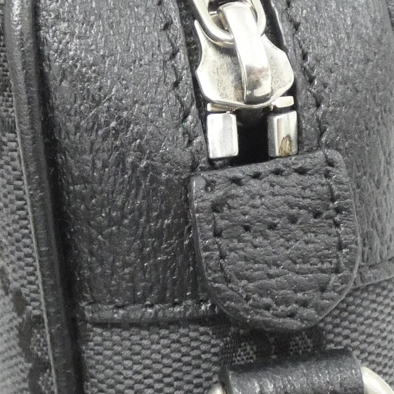 バレンシアガ ハッカー カメラ バッグ 680128 2103X ショルダーバッグ