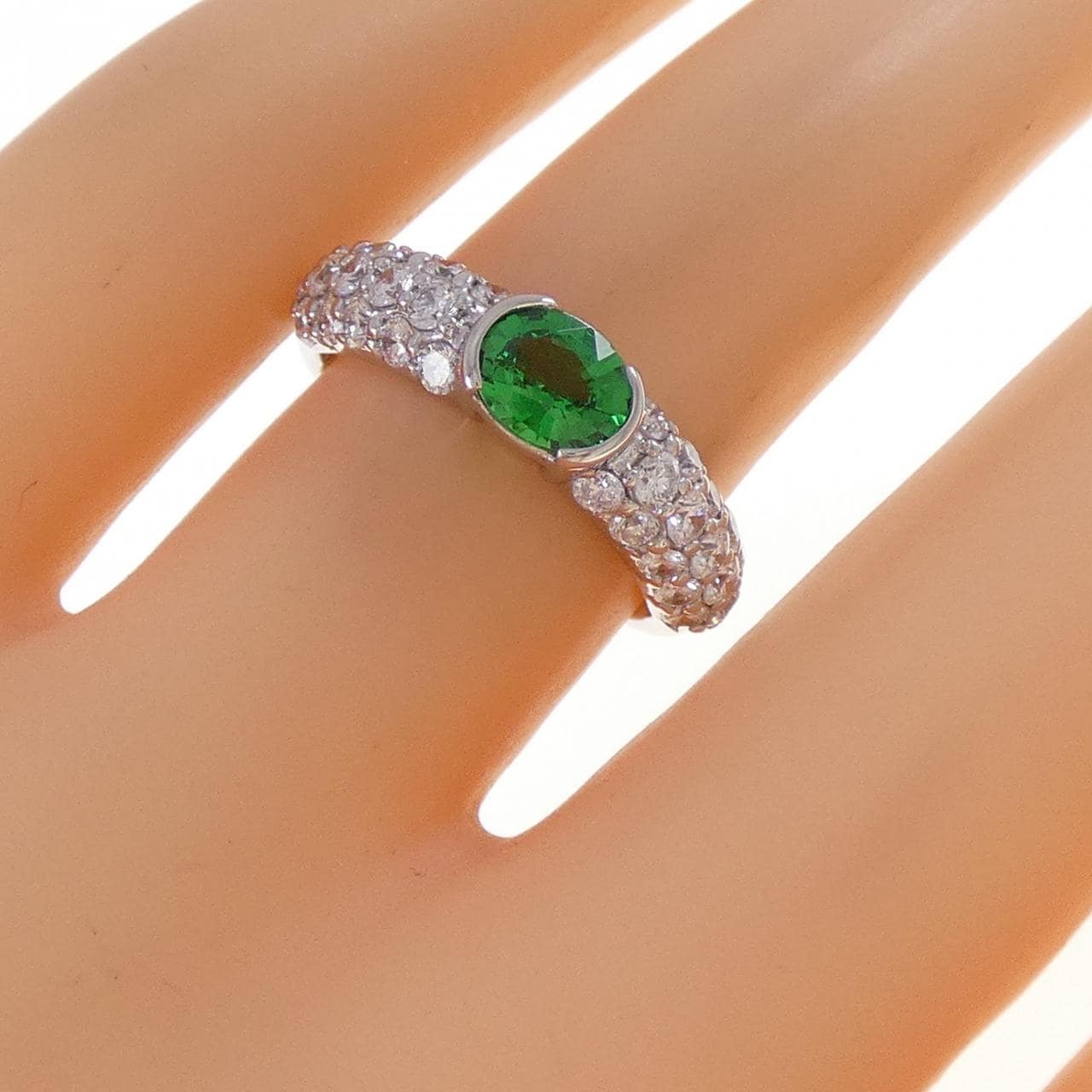 PT900 グリーンガーネット リング 0.66CT