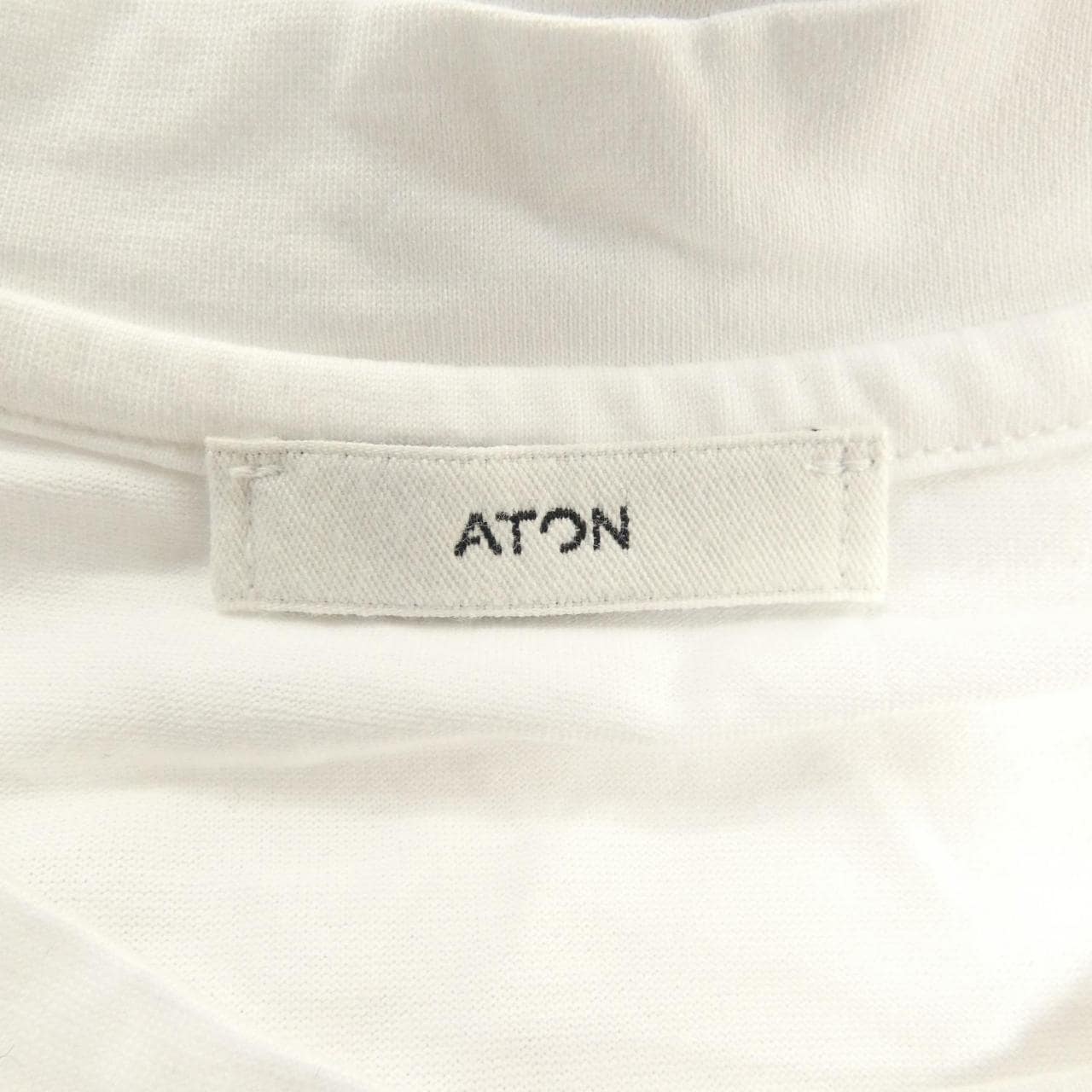 エイトン ATON Tシャツ