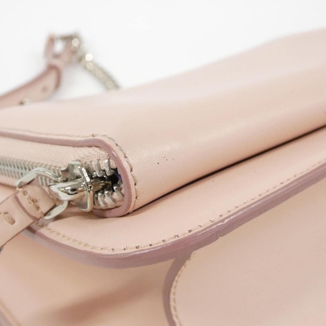 サルヴァトーレフェラガモ 21 G877 ショルダーバッグ