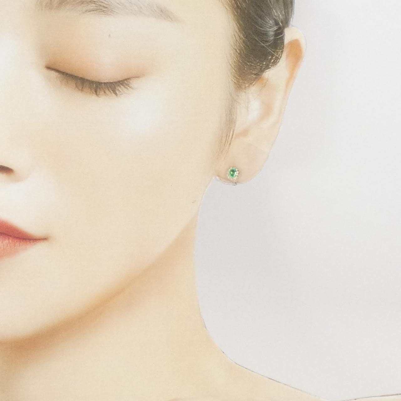 K18YG绿宝石耳钉