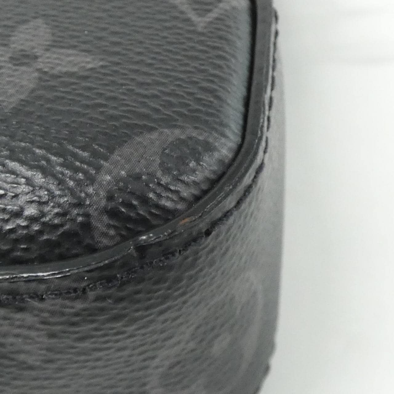 ルイヴィトン モノグラム エクリプス リバース トリオ メッセンジャー M69443 ショルダーバッグ