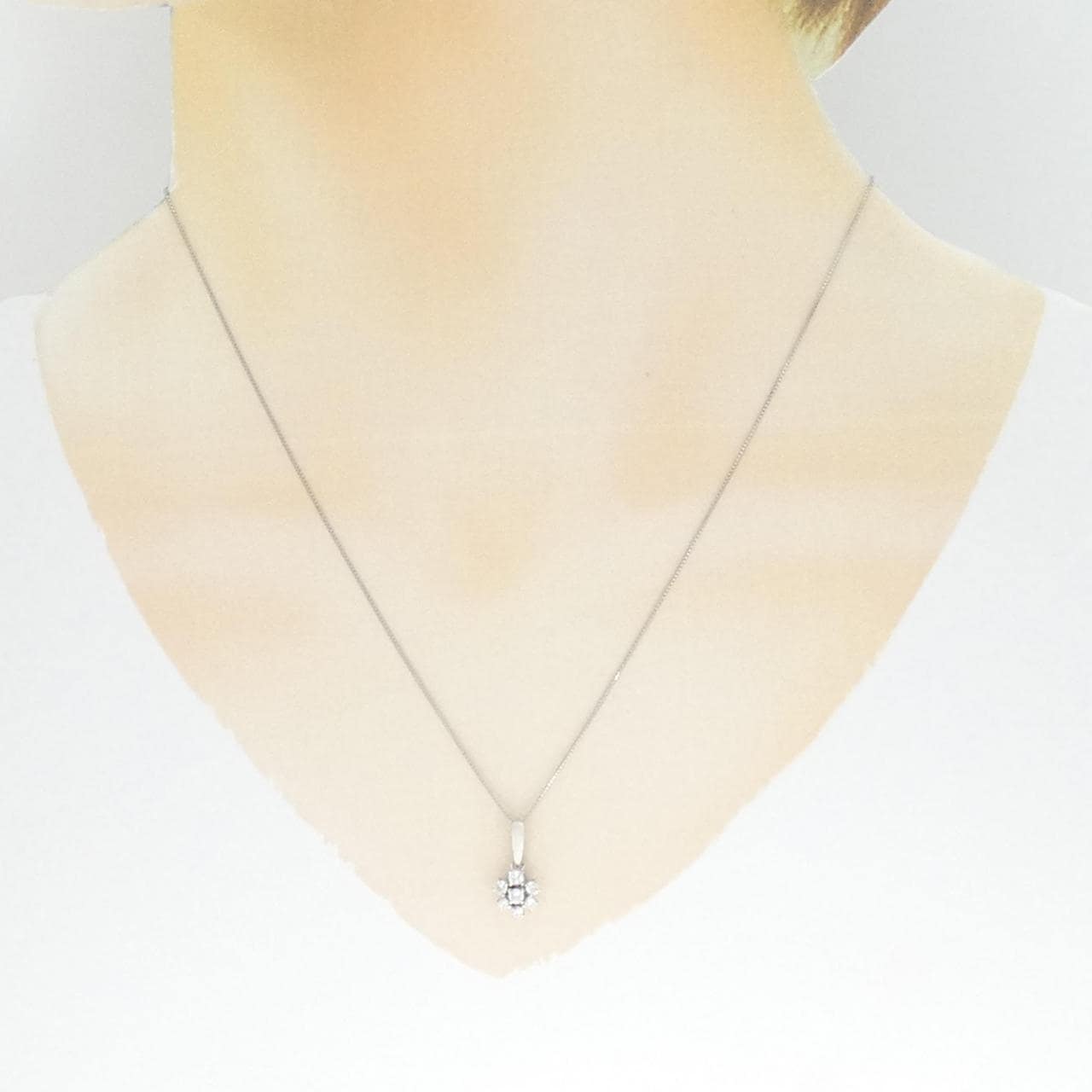 PM/PT Flower Diamond Necklace