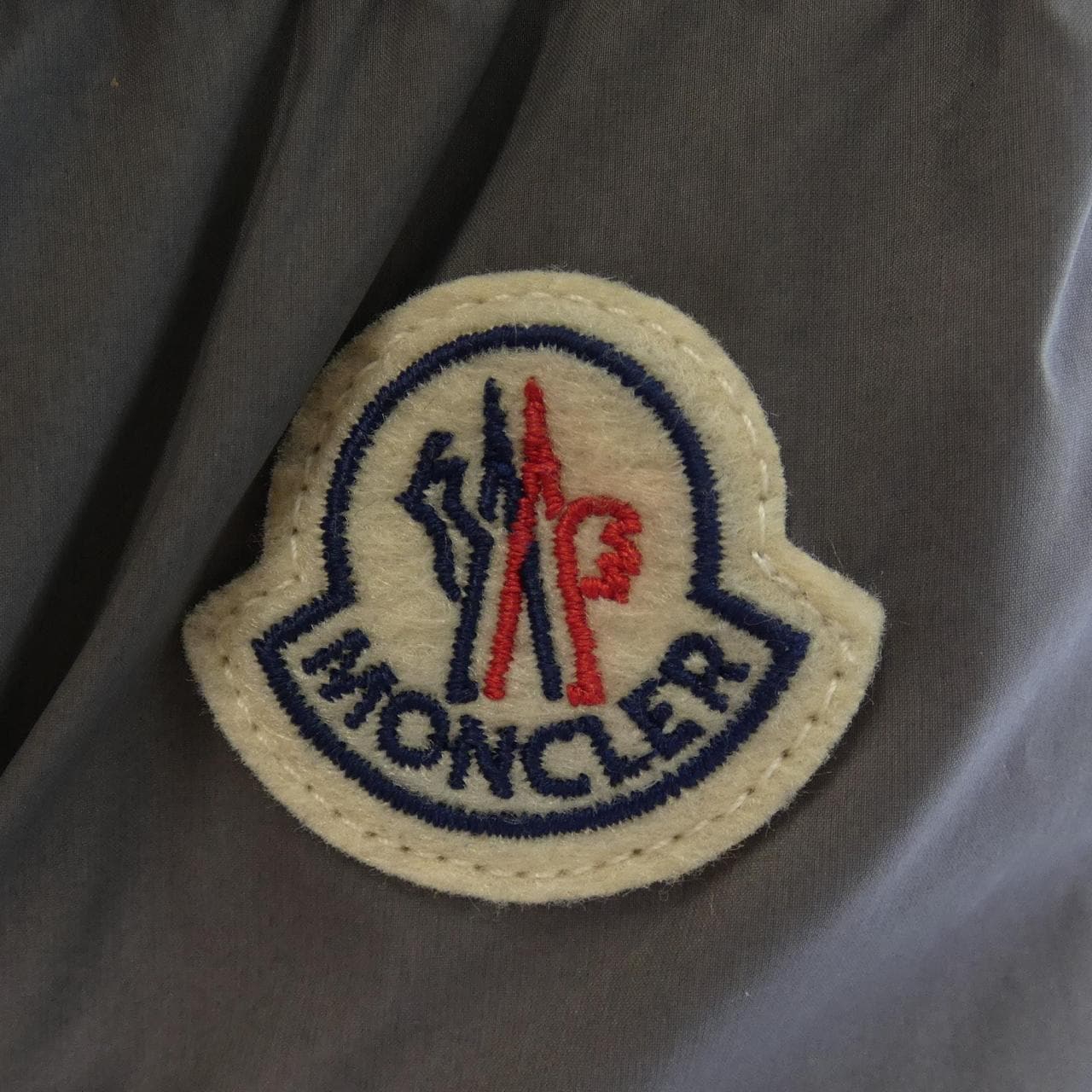 モンクレール MONCLER ダウンジャケット