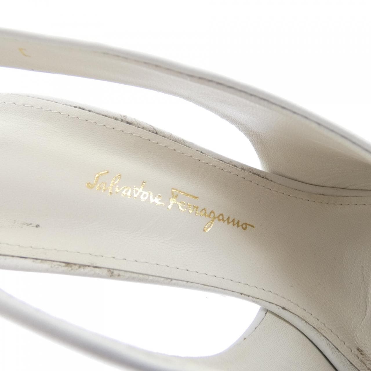 サルヴァトーレフェラガモ SALVATORE FERRAGAMO サンダル