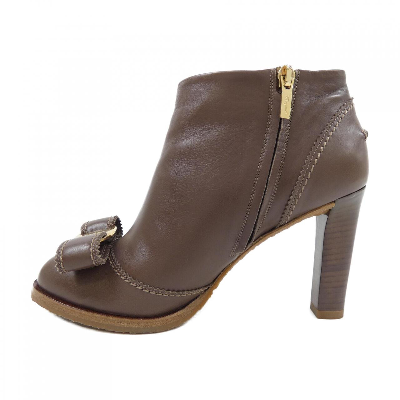 サルヴァトーレフェラガモ SALVATORE FERRAGAMO ブーツ