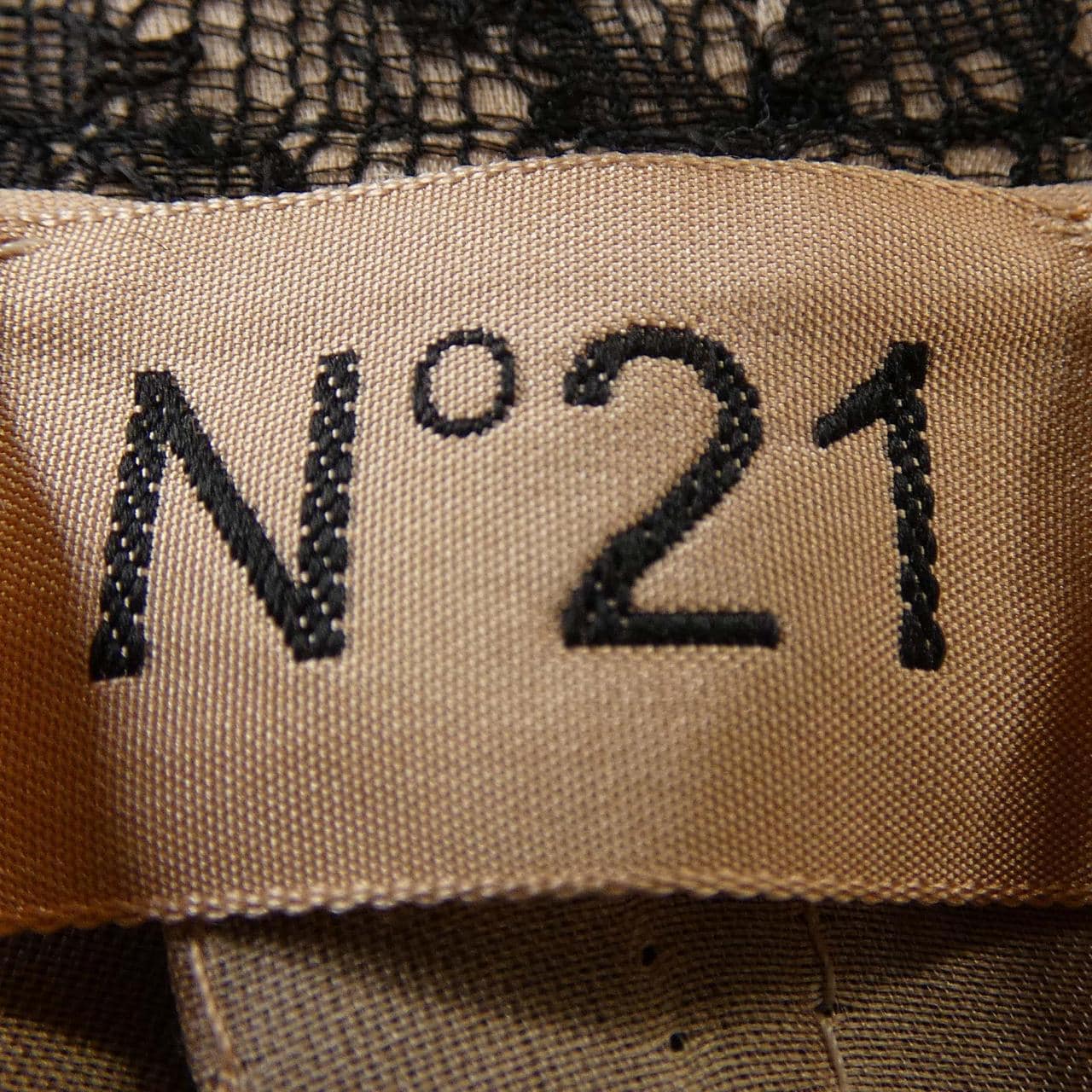 ヌメロヴェントゥーノ N°21 スカート