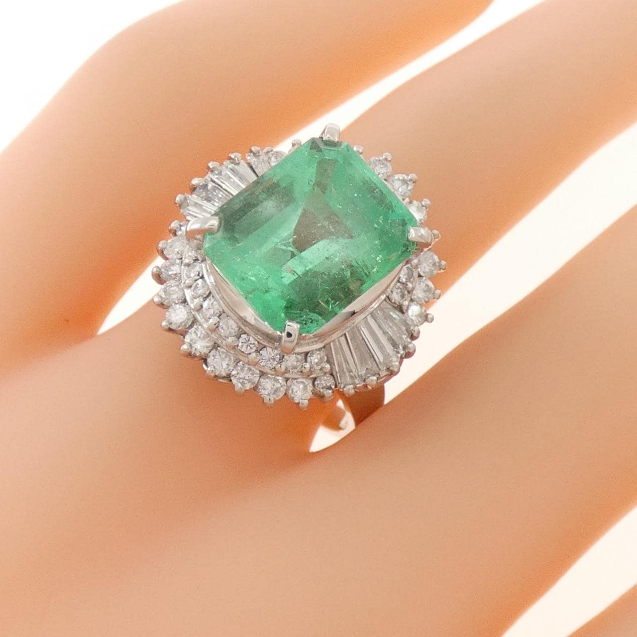 PT900 エメラルド リング 5.63CT