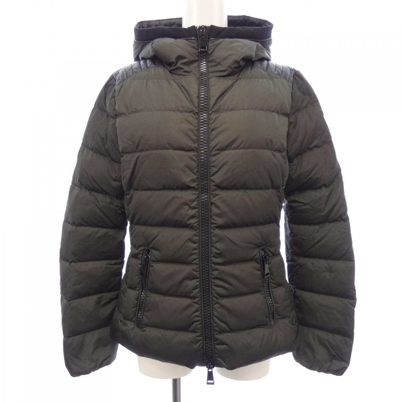 モンクレール MONCLER ダウンジャケット