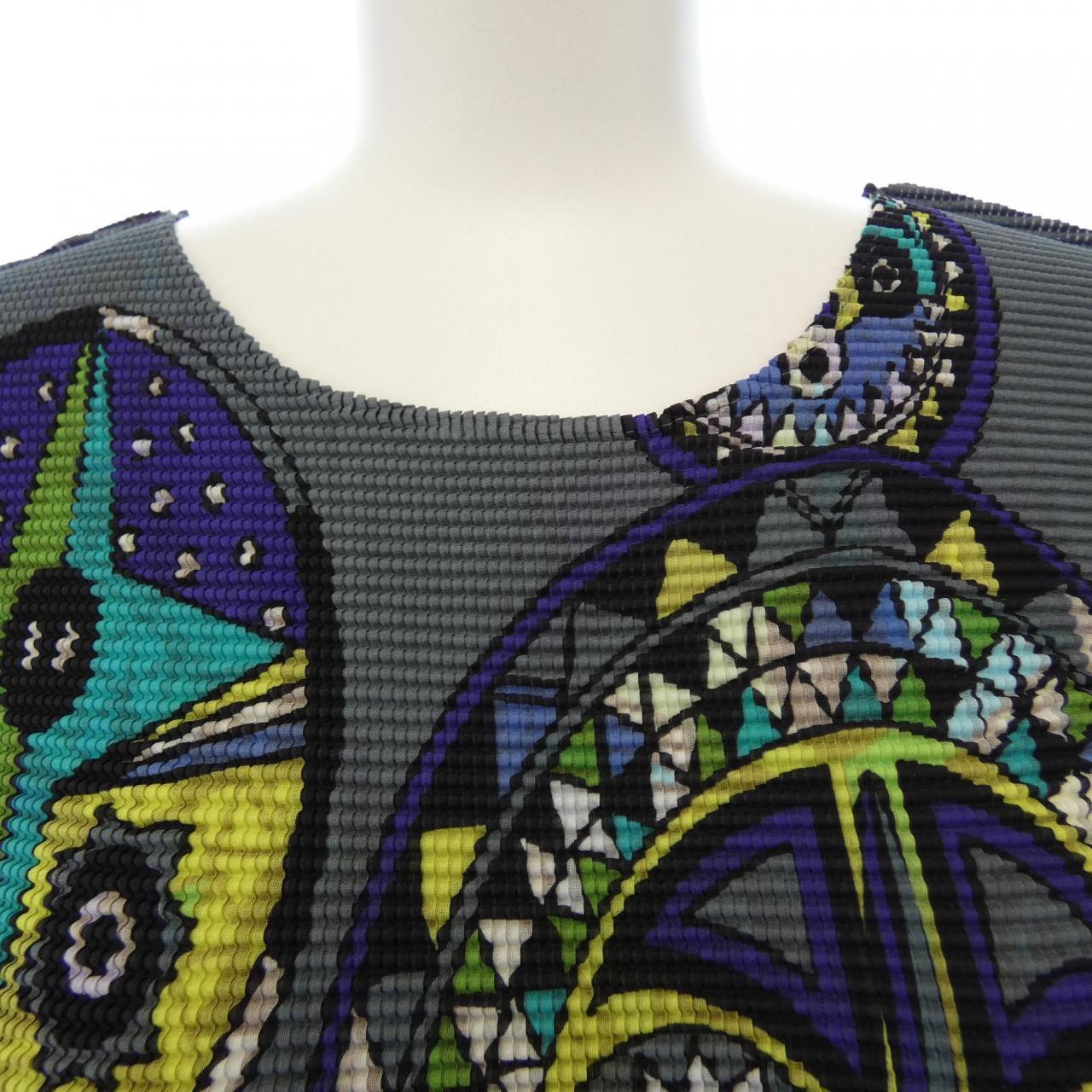 ミーイッセイミヤケ me ISSEY MIYAKE MI53FK377 トップス