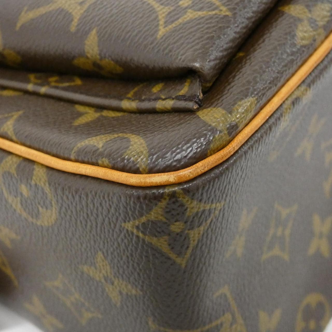 ルイヴィトン モノグラム ヴィバ シテ GM M51163 ショルダーバッグ