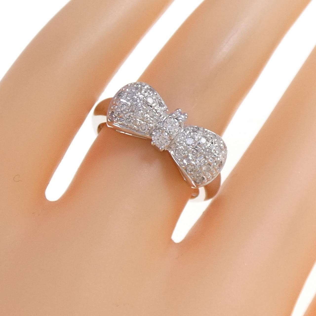PT900 リボン ダイヤモンド リング 0.31CT