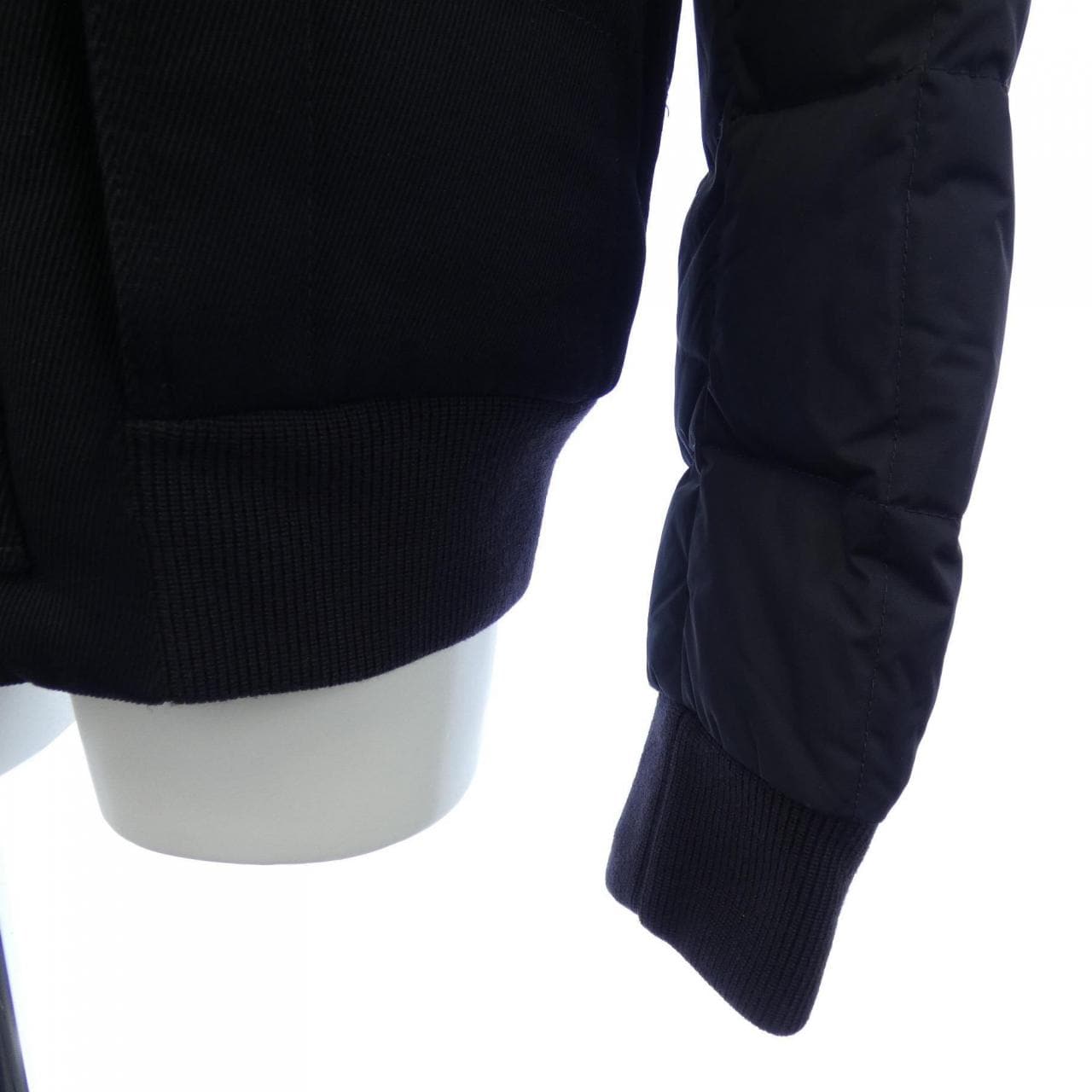 モンクレールガムブルー MONCLER GAMMEBLEU 23914032580 ダウンジャケット