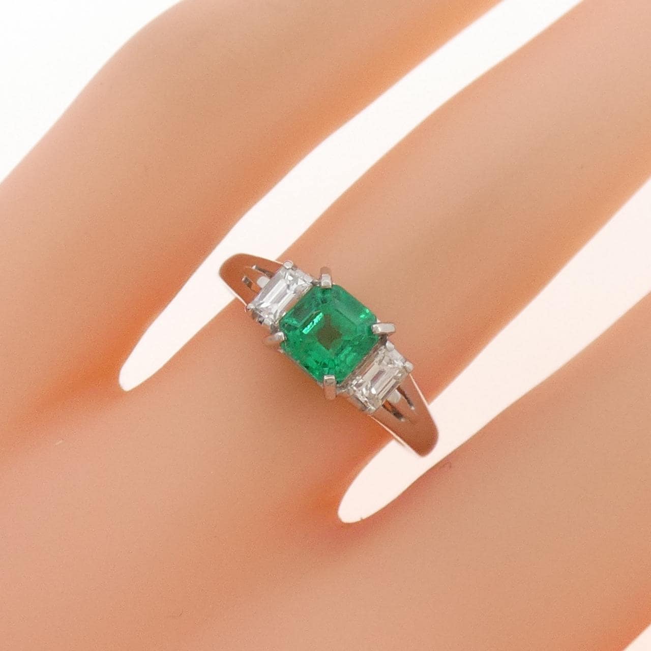 PT900 エメラルド リング 0.72CT