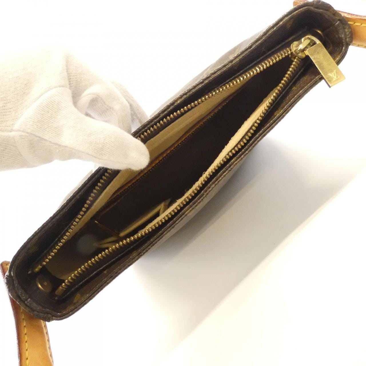 LOUIS VUITTON Monogram Loop 中号 M51146 单肩包