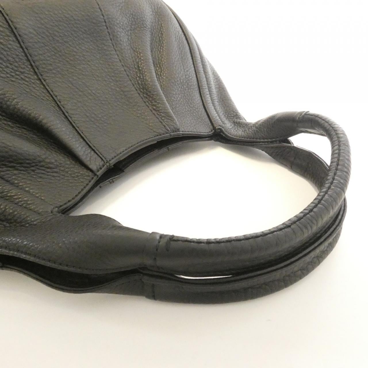 サルヴァトーレフェラガモ 21 D655 ショルダーバッグ