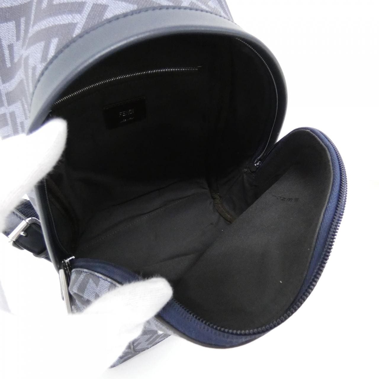 【新品】フェンディ フェンディ キオード スモール 7VZ077 ASIC リュックサック