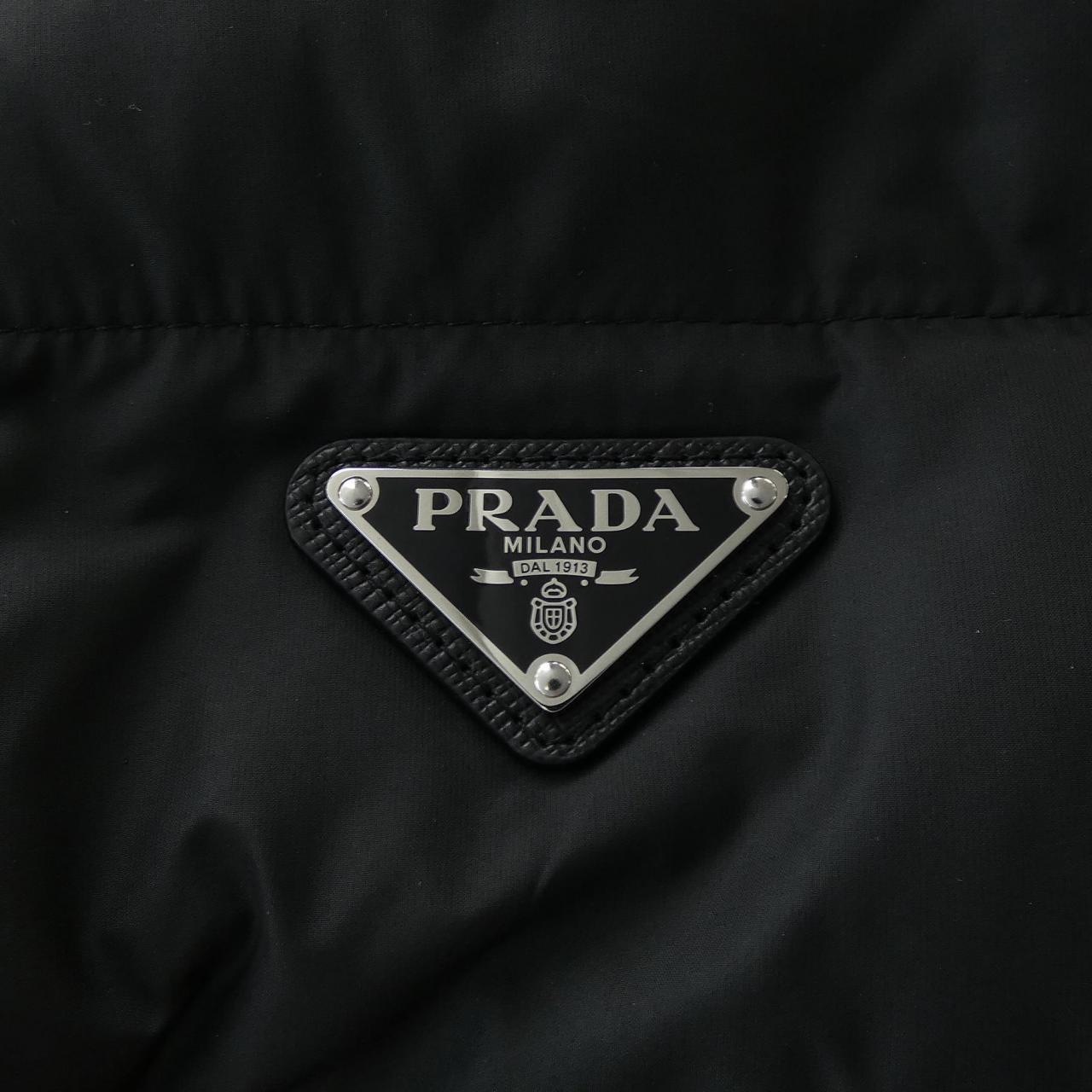 普拉达PRADA羽绒服
