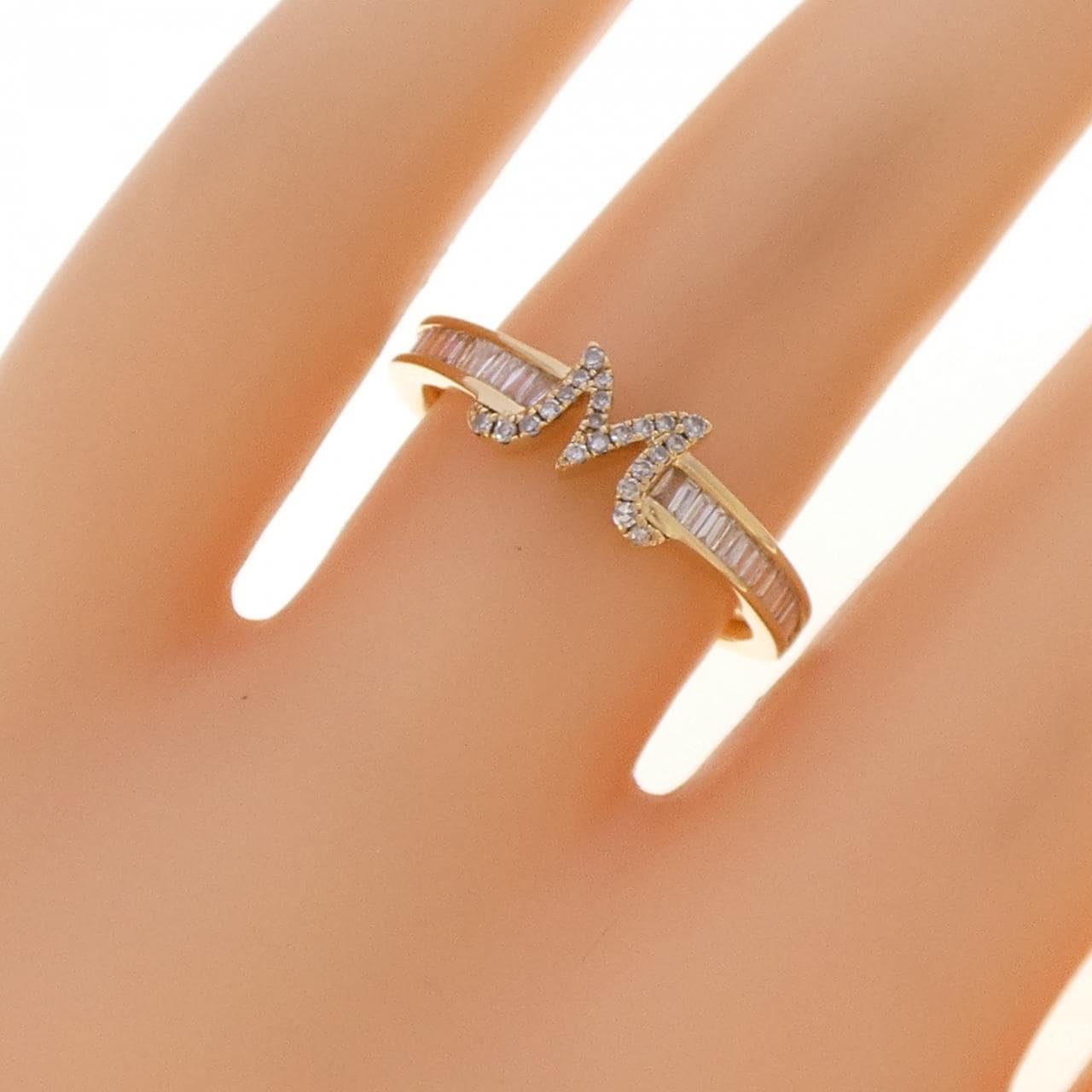 K18YG イニシャルM ダイヤモンド リング 0.25CT