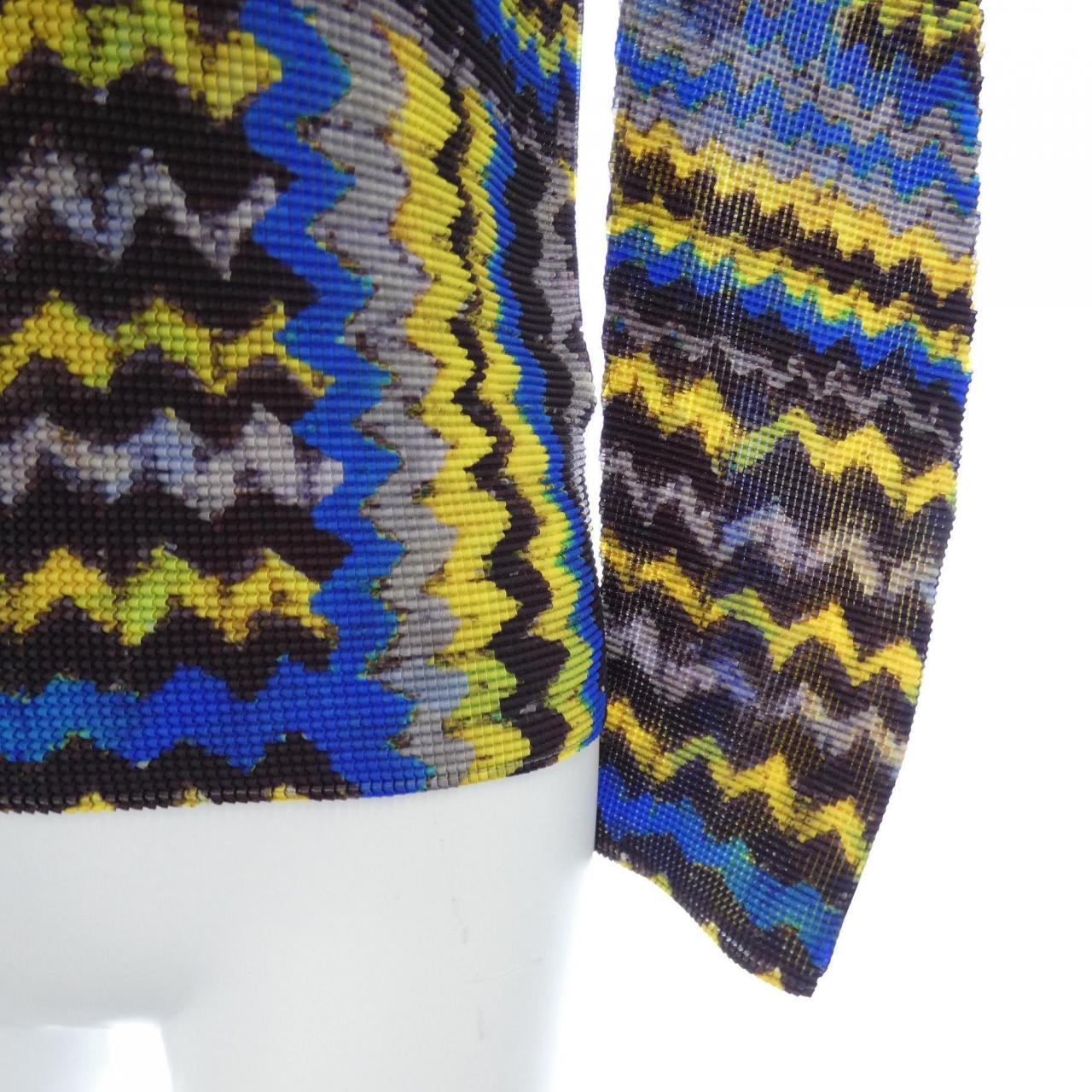 ミーイッセイミヤケ me ISSEY MIYAKE トップス