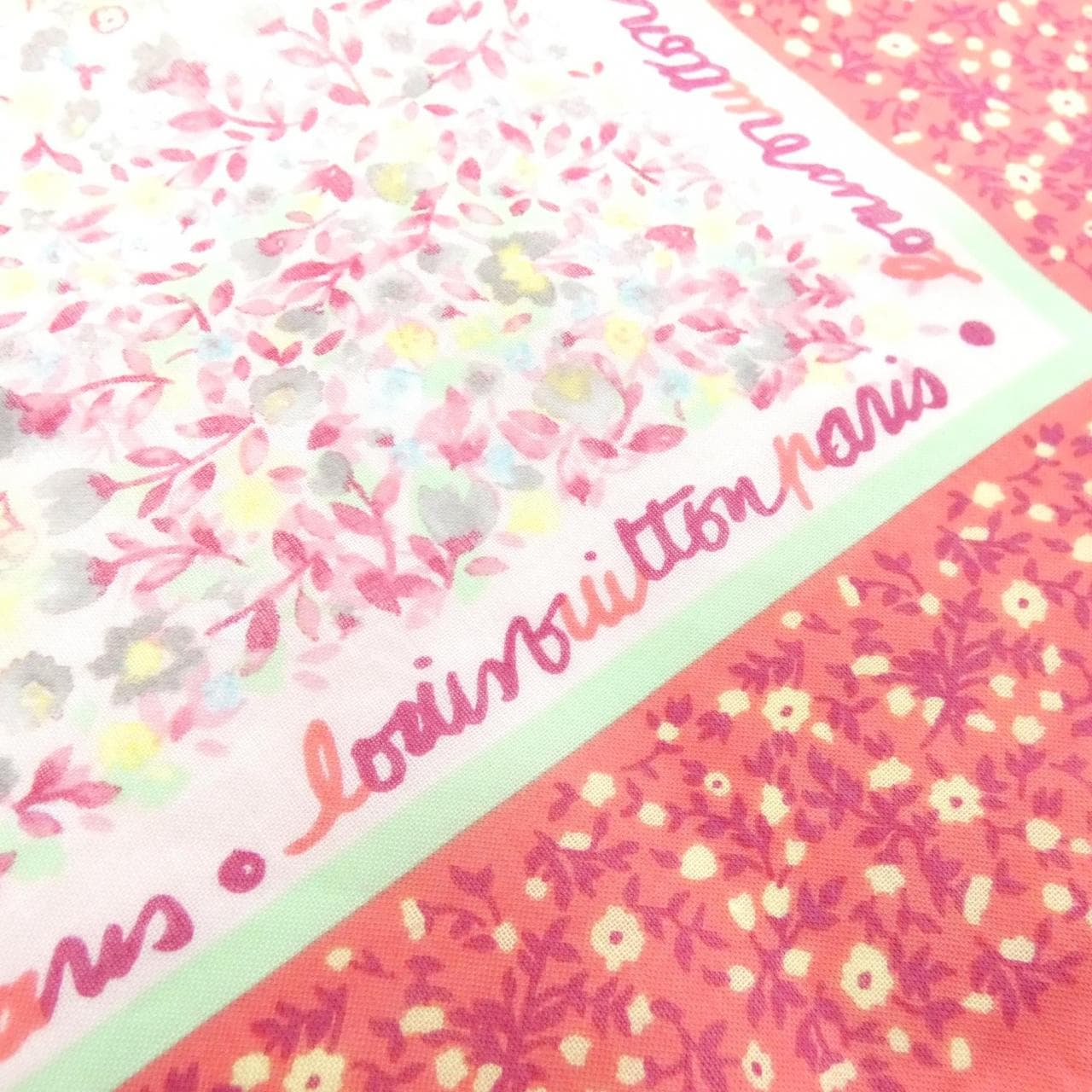 ルイヴィトン カレ フラワー スカーフ