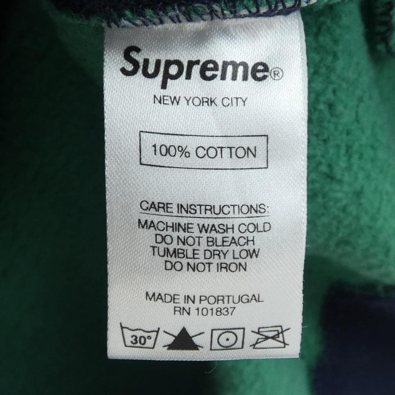 シュプリーム SUPREME パーカー