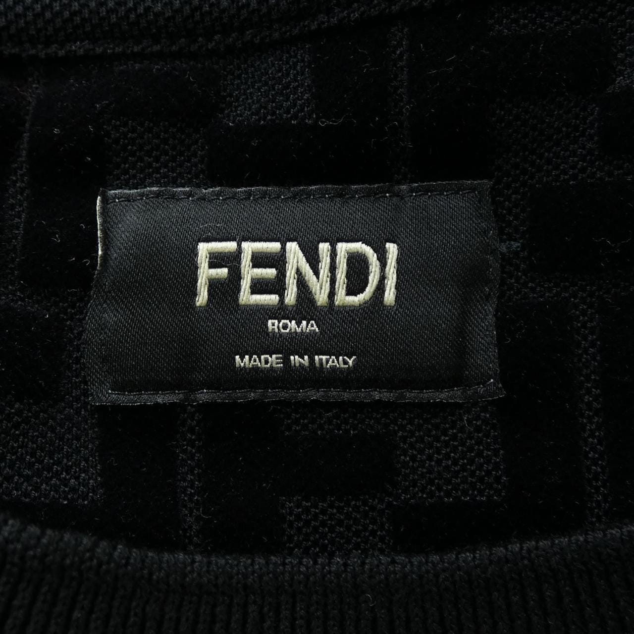 フェンディ FENDI FFモチーフ FY0936 A7D5 Tシャツ