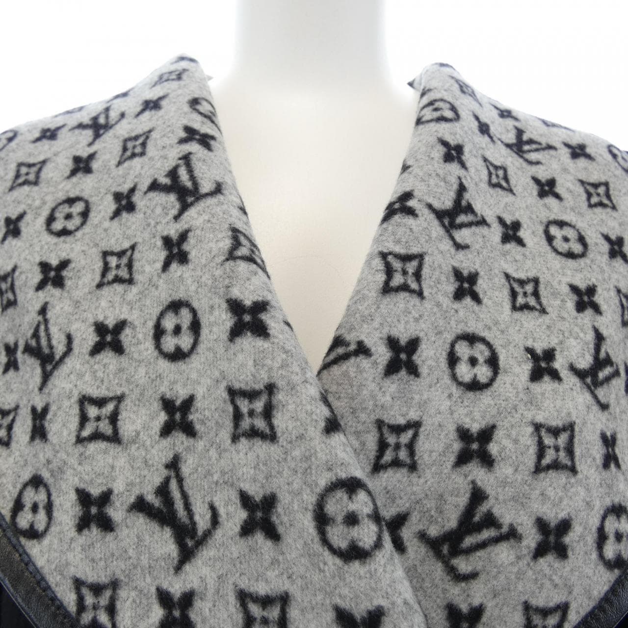 ルイヴィトン LOUIS VUITTON ベルテッドショートラップ FLCO17QWE コート