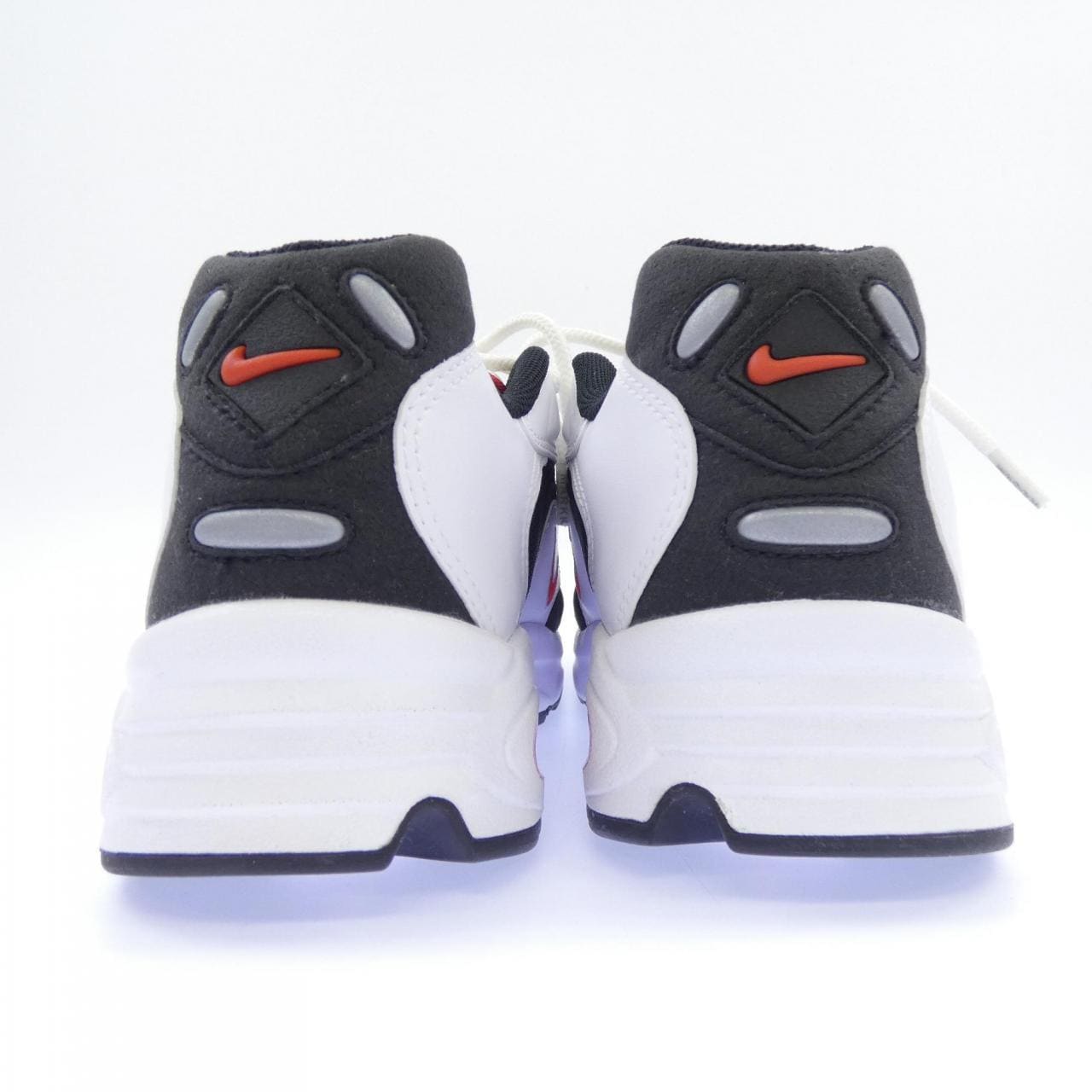 ナイキ NIKE AIR MAX TRIAX CD2053-105 スニーカー