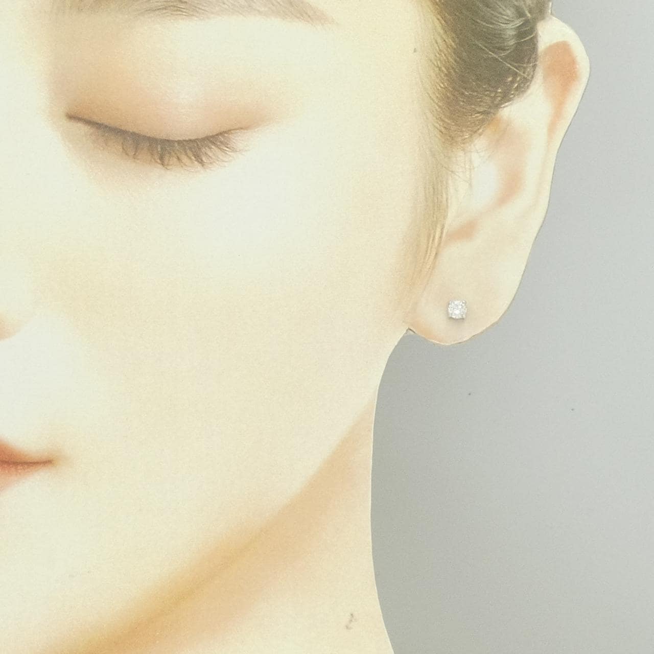 PT900 ソリティア ダイヤモンド ピアス 0.32CT