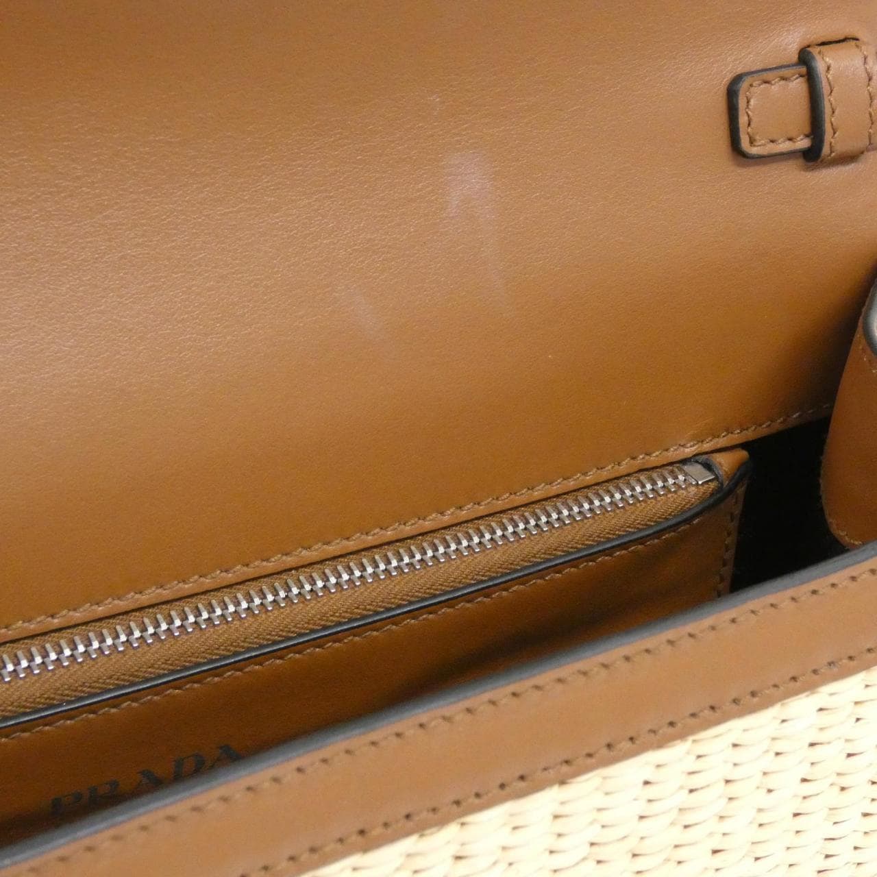 Prada 1BD174肩背包