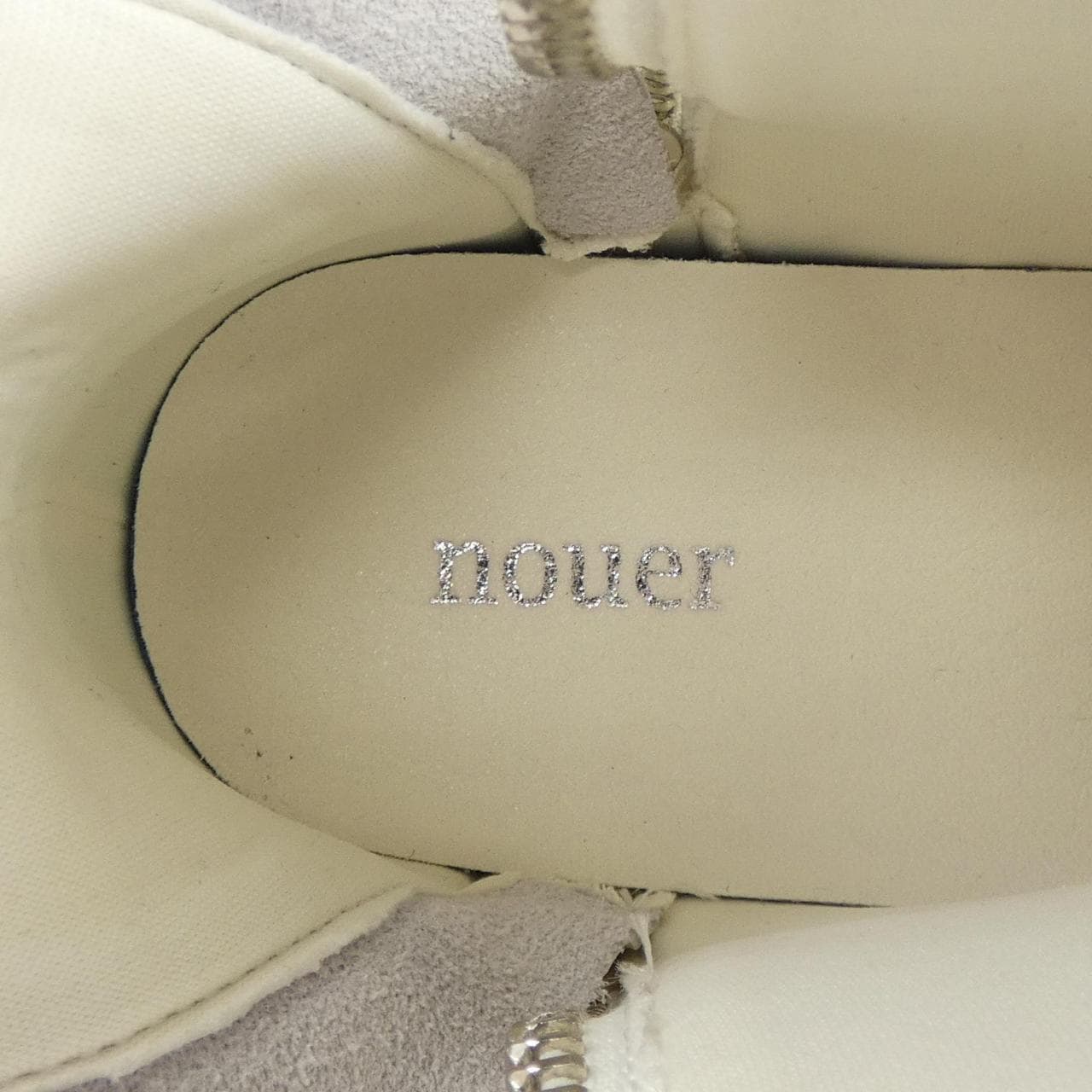 nouer スニーカー