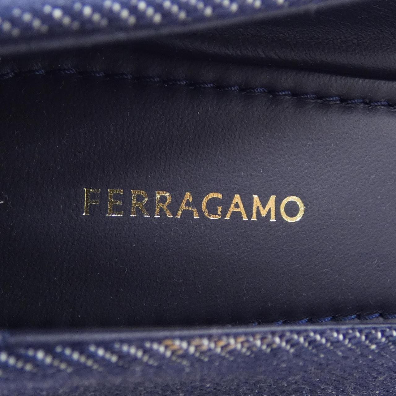 FERRAGAMO平底鞋