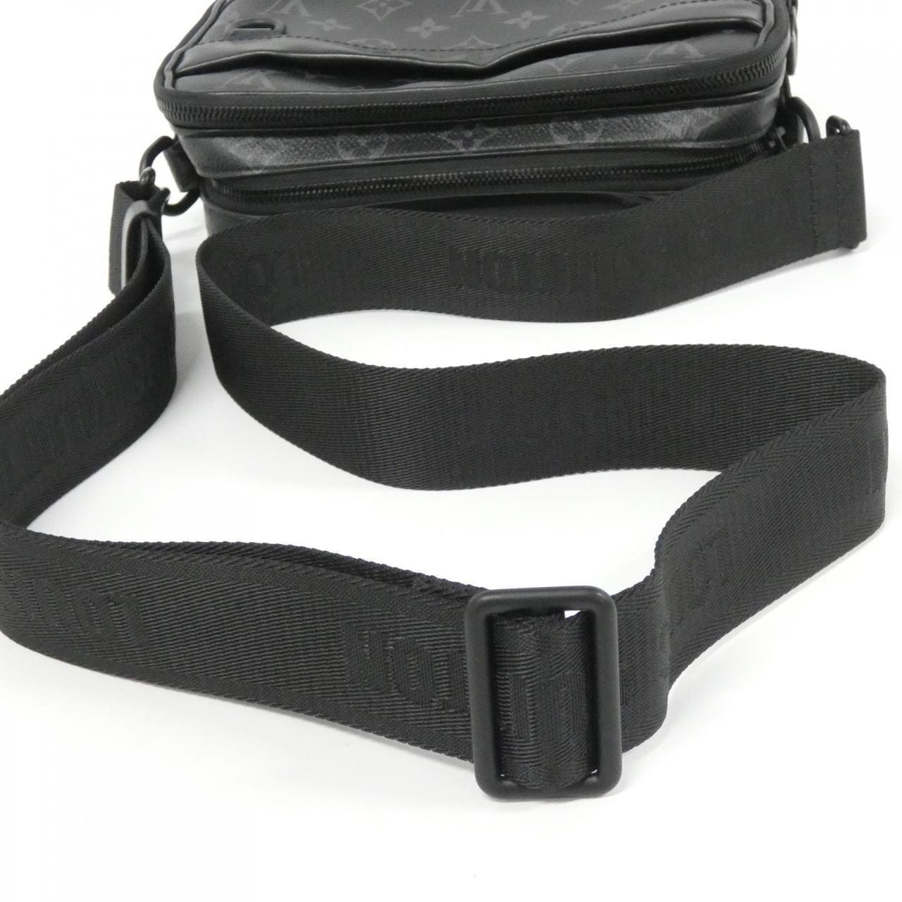 ルイヴィトン モノグラム エクリプス アルファ メッセンジャー M46955 ショルダーバッグ