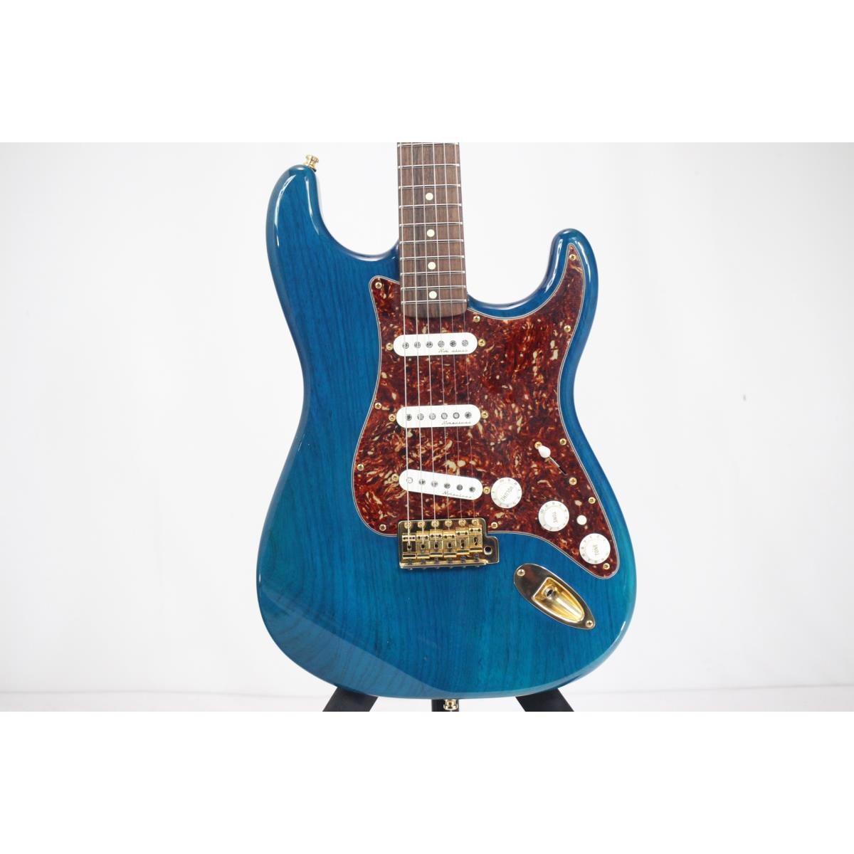 ＦＥＮＤＥＲ　　ＤＥＬＵＸＥ　ＳＵＰＥＲ　ＳＴＲＡＴ