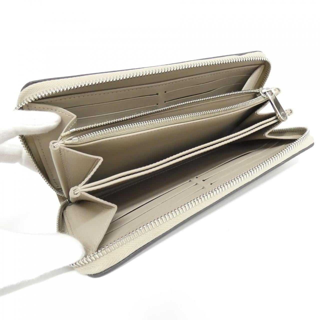 ルイヴィトン マヒナ ジッピー ウォレット M69821 財布