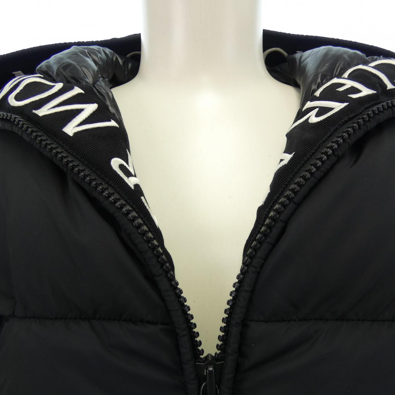 モンクレール MONCLER ダウンジャケット