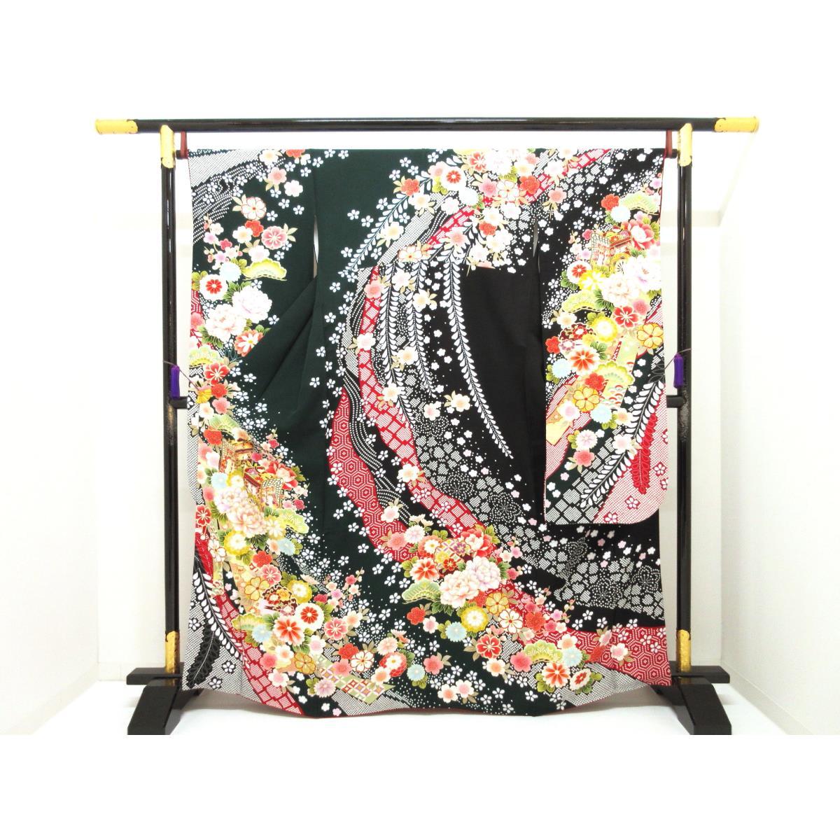 振袖　友禅金彩加工　刺繍入り