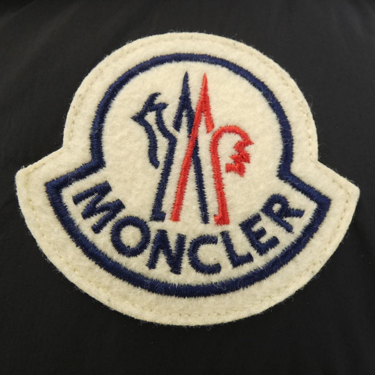 モンクレール MONCLER ダウンジャケット