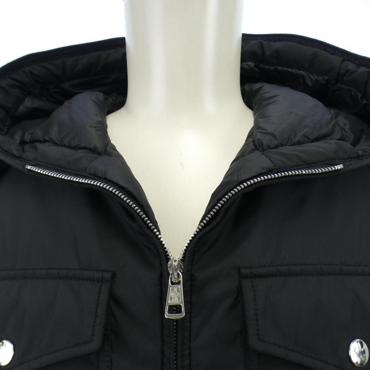 モンクレール MONCLER ダウンジャケット