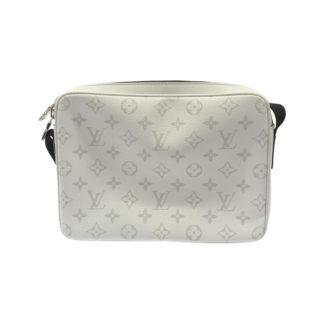 ルイヴィトン タイガ ラマ アウトドア メッセンジャー PM M30243 ショルダーバッグ