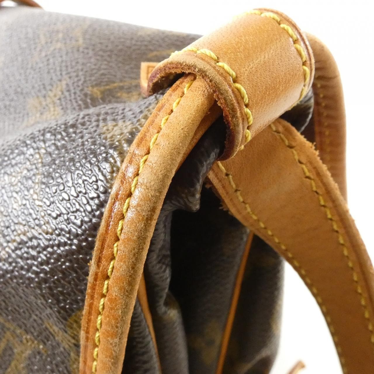 ルイヴィトン モノグラム ソミュール 30cm M42256 ショルダーバッグ