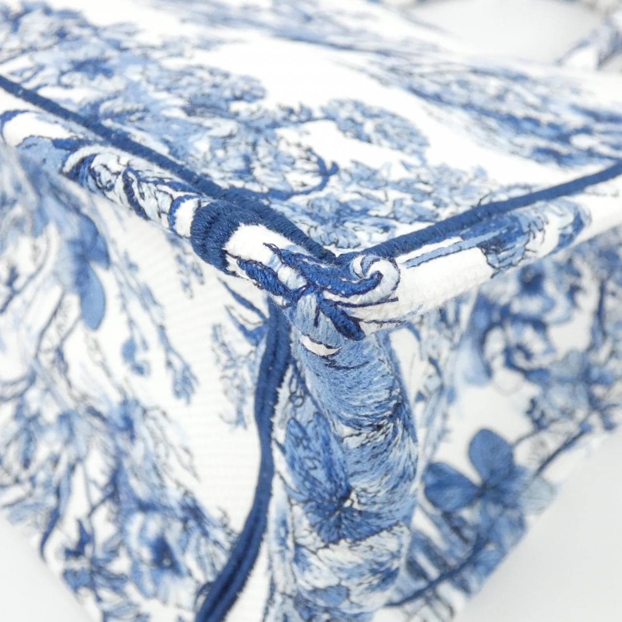 クリスチャンディオール TOILE DE JOUY FLORAL ブック トート ミディアム M1354PEQM バッグ